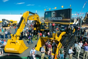 Caterpillar-Stand 10 lo res